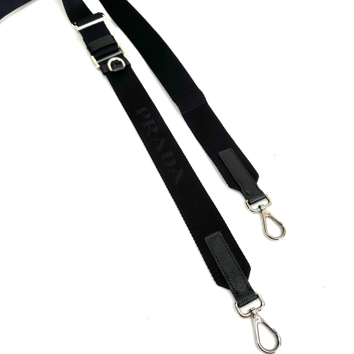 希少 PRADA プラダ Re-Nylon リナイロン スマートフォンケース