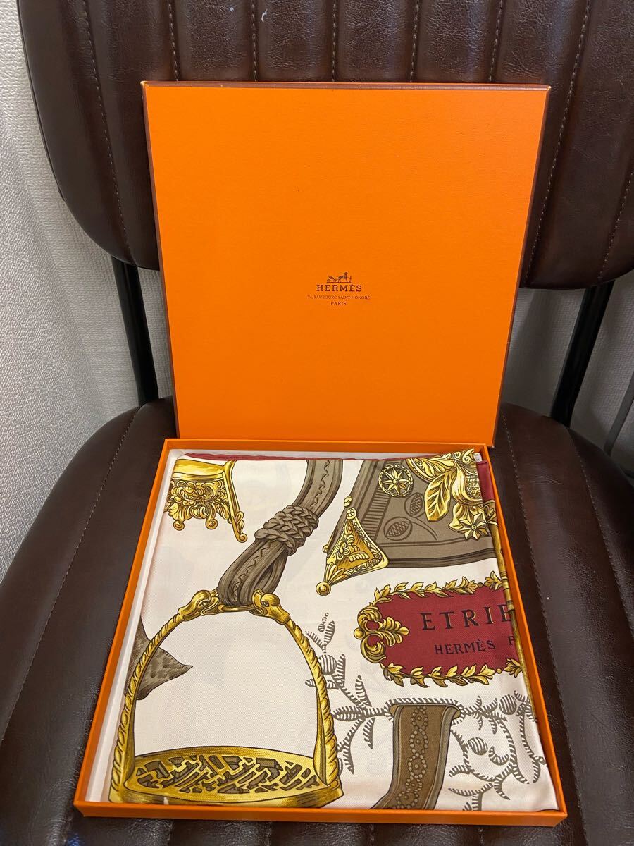 HERMES エルメス カレ 90 大判 シルクスカーフ 中古品 現状品 箱 HERMES エルメス カレ 90 大判 シルクスカーフ 中古品 現状品 箱