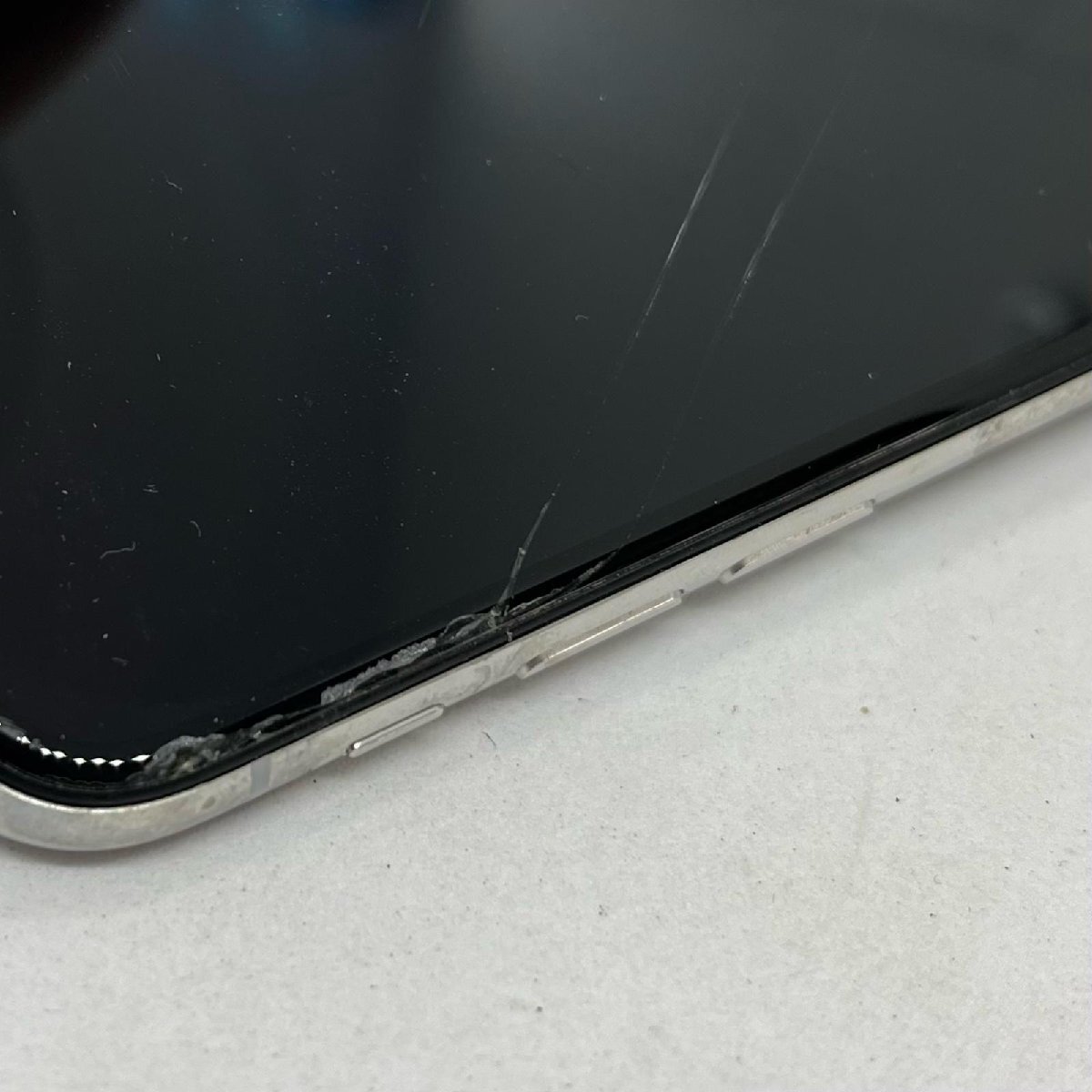 772-1004 Apple iPhone X A1902 MQC22J/A 256GB ホワイト docomo 772-1004 Apple iPhone X A1902 MQC22J/A 256GB ホワイト docomo