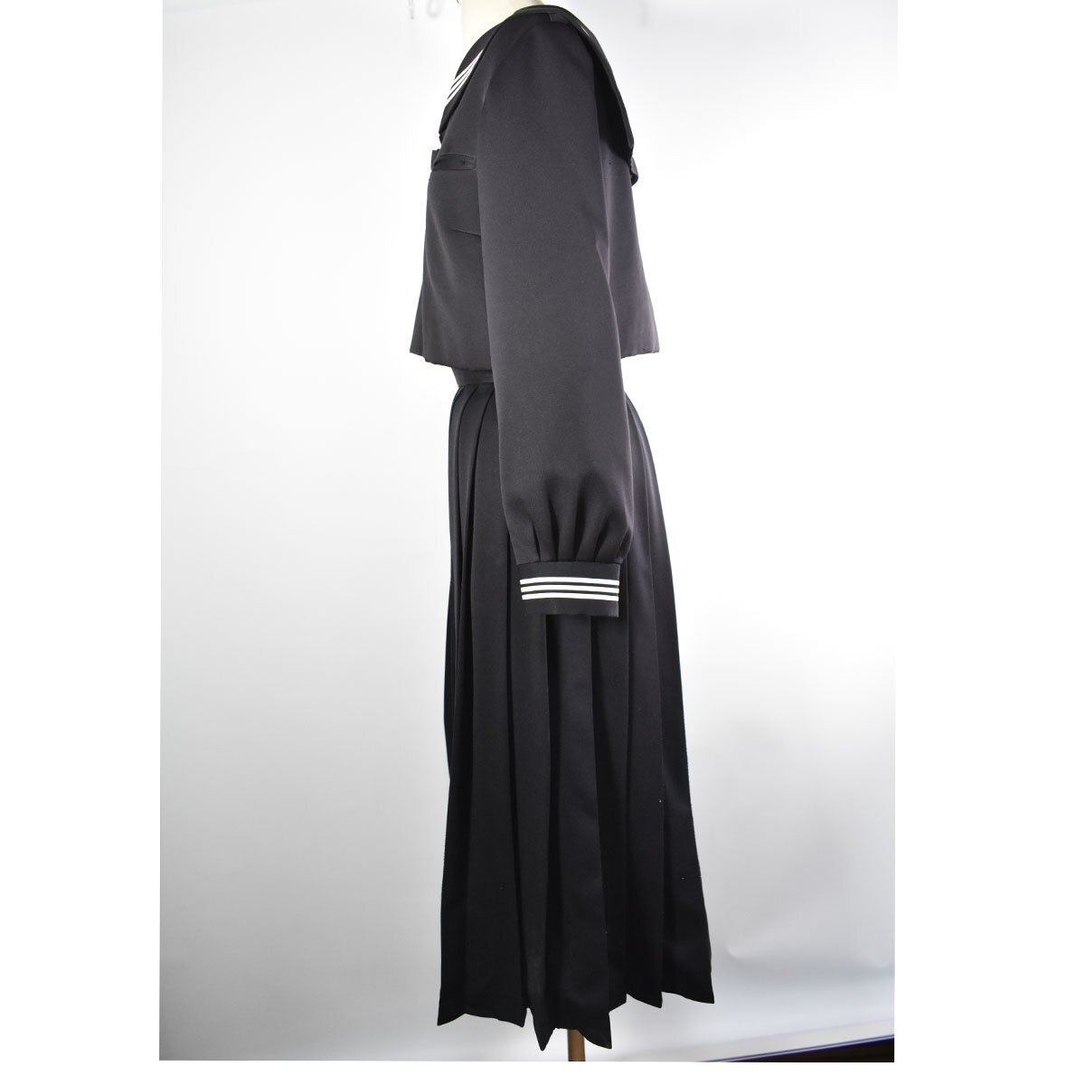 ロンスカヤンキー ヤンキー 改造 女子 制服 セーラー服 + ロングスカート  [冬服][高校][スケバン][スケ番][ツッパリ][不良少女][カスタム][コスプレ](学生服)｜売買されたオークション情報、Yahoo!オークション(旧ヤフオク!)  の商品情報をアーカイブ公開 - オークファン（aucfan.com）