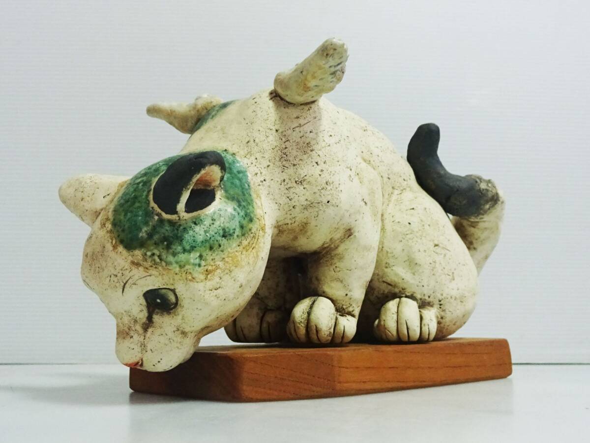 吉田一也 ◇ 猫 羽付き 天使 天からのぞく猫 全長23.5cm 陶器製 陶都窯 作家 直筆サイン ◇ 管46691_画像1