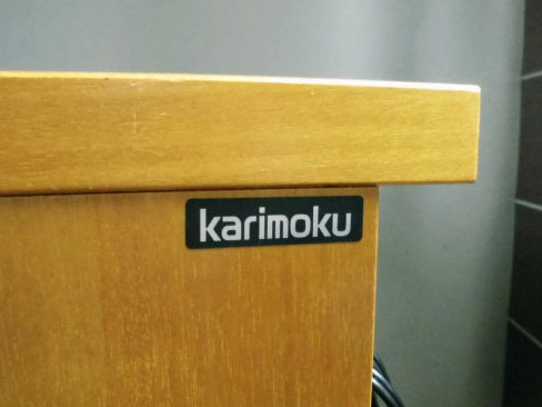 カリモク karimoku ◇ サイドボード 天然木 ディスプレイ キャビネット 飾り棚 ガラス棚 照明付 背面ミラー モダン ◇ 管49059_画像9