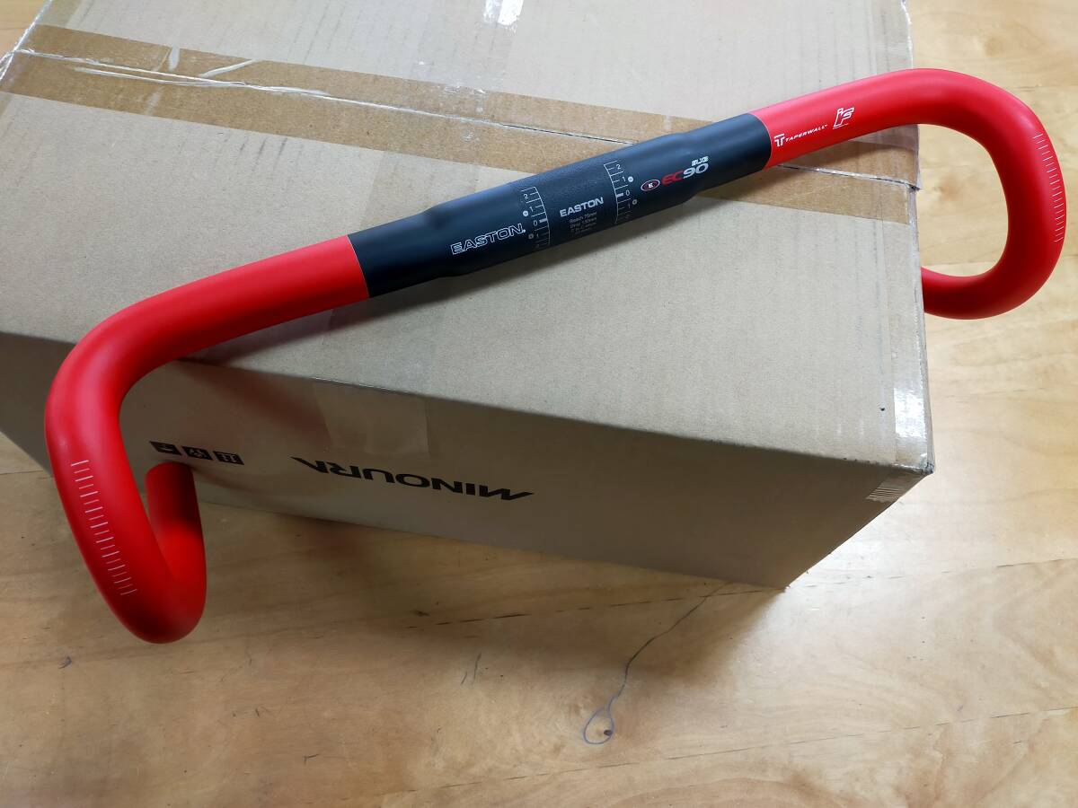 新品未使用 EC90 SLX3 カーボン ドロップハンドル 31 8×440 新品未使用 EC90 SLX3 カーボン ドロップハンドル 31 8×440