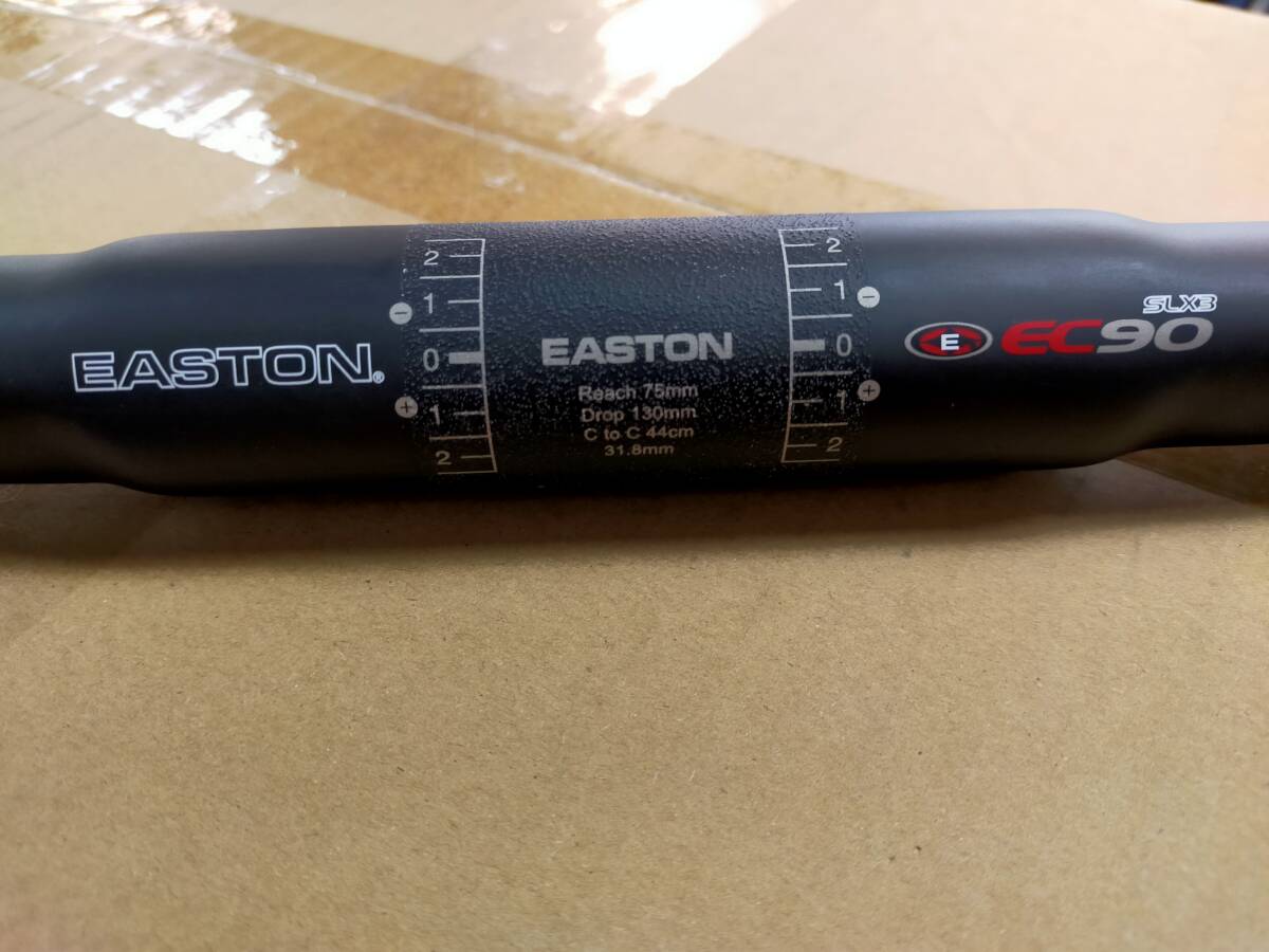 新品未使用 EC90 SLX3 カーボン ドロップハンドル 31 8×440 新品未使用 EC90 SLX3 カーボン ドロップハンドル 31 8×440