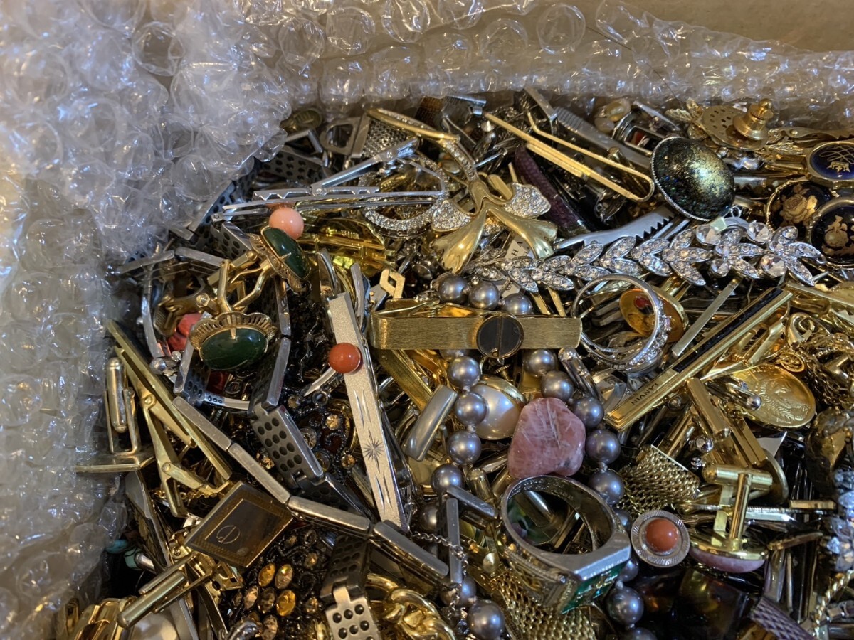 総重量7.0キロ】イミテーションアクセサリー ネックレス リング 総重量7.0キロ】イミテーションアクセサリー ネックレス リング