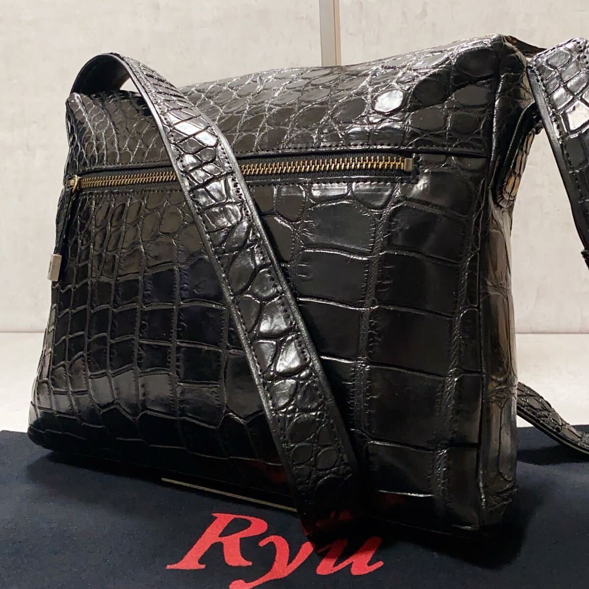 未使用級○RYU JRA クロコダイル ショルダーバッグ メンズ 未使用級○RYU JRA クロコダイル ショルダーバッグ メンズ