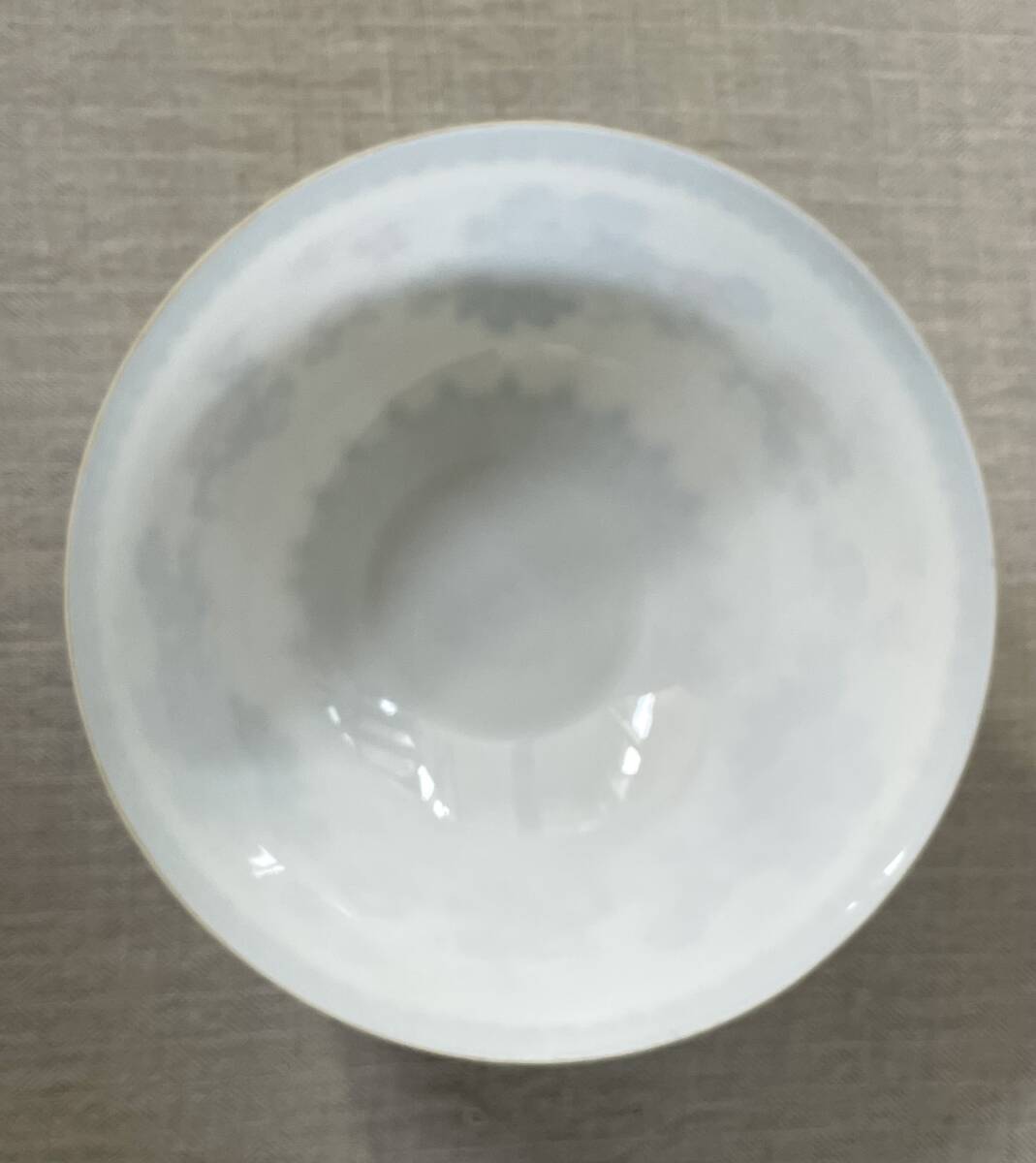 時代唐物】 景徳鎮製 粉彩花蝶図 薄胎碗 箱付 径15.5cm△ 検索 時代唐物】 景徳鎮製 粉彩花蝶図 薄胎碗 箱付 径15.5cm△ 検索