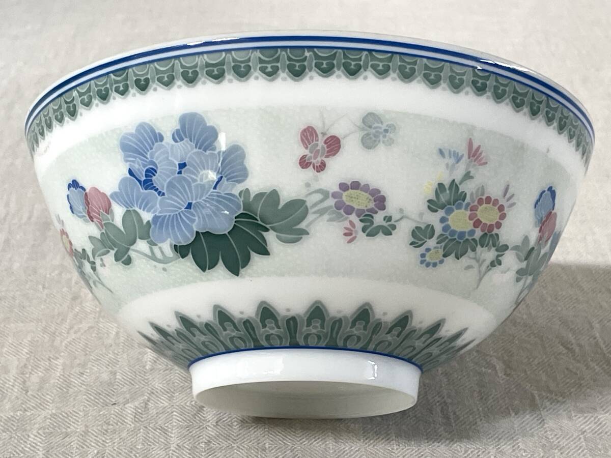 時代唐物】 景徳鎮製 粉彩花蝶図 薄胎碗 箱付 径15.5cm△ 検索 時代唐物】 景徳鎮製 粉彩花蝶図 薄胎碗 箱付 径15.5cm△ 検索