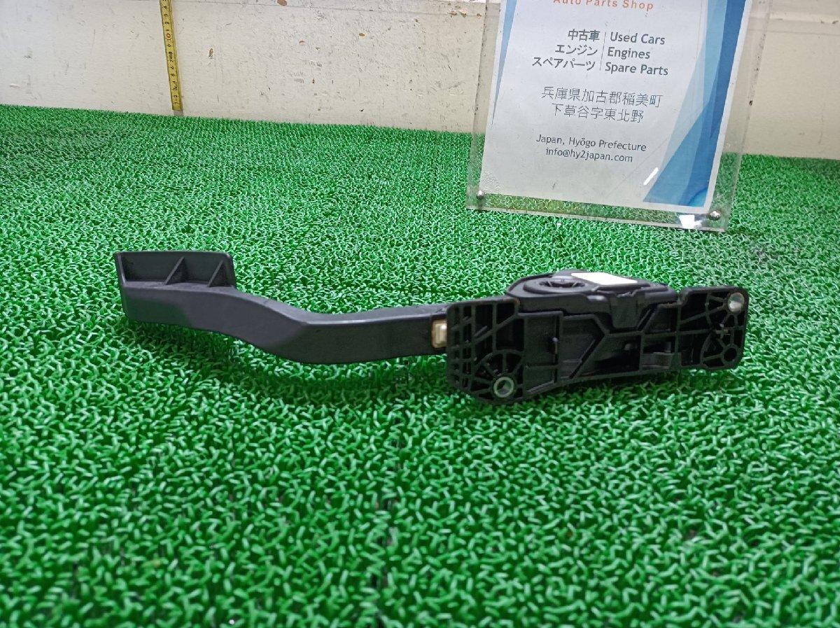 ボルボ アクセルペダル V40 DBA-MB4164T, 2013 #hyj NSP232076