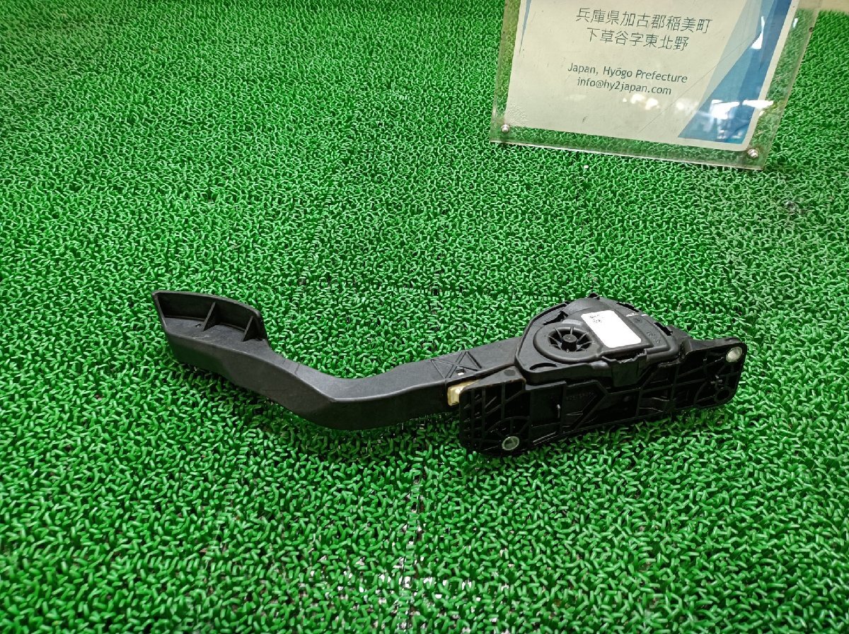 ボルボ アクセルペダル V40 DBA-MB4164T, 2013 #hyj NSP232076