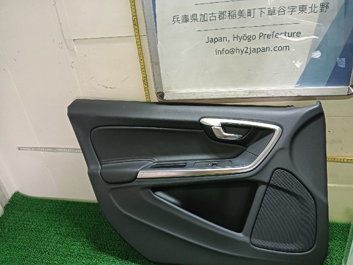 ボルボ 左 フロントドアトリム V60 DBA-FB420, 2015 #hyj NSP232334