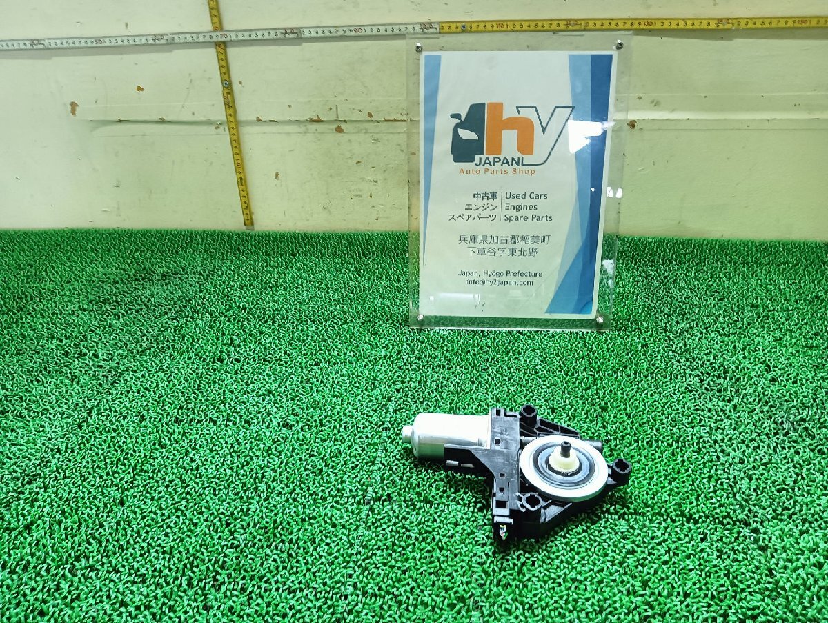 ボルボ 右 フロントウィンドウレギュレータモーター V60 DBA-FB420, 2015 #hyj NSP232340