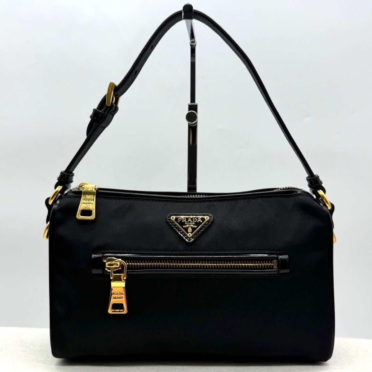 3501【ほぼ未使用】PRADA プラダ ショルダーバッグ ハンドバッグ 3501【ほぼ未使用】PRADA プラダ ショルダーバッグ ハンドバッグ