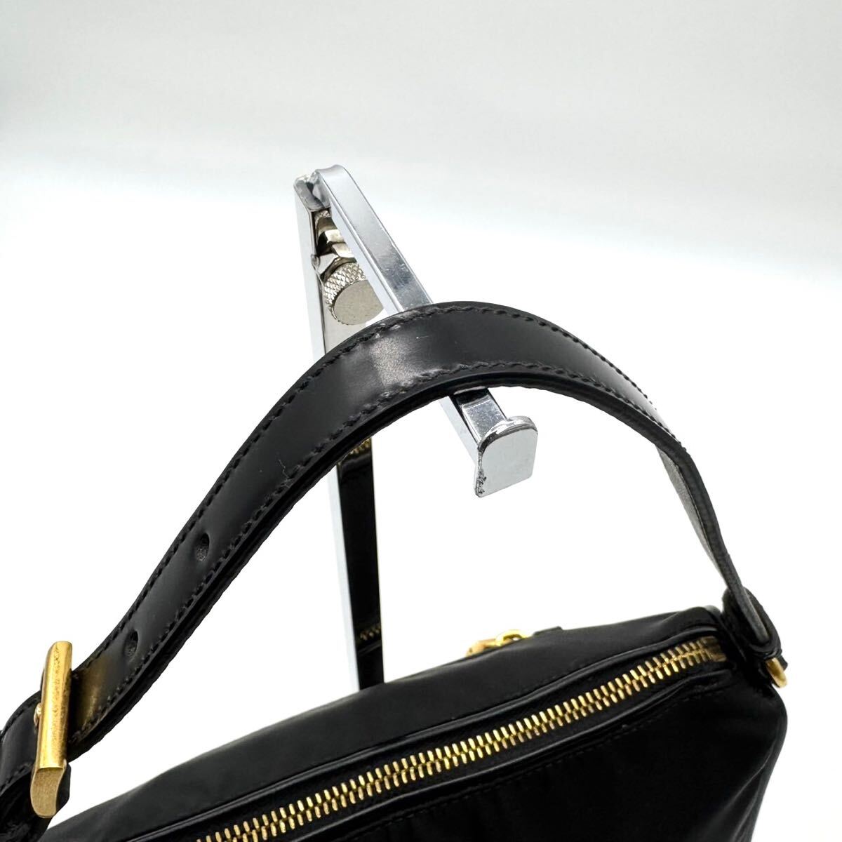 3501【ほぼ未使用】PRADA プラダ ショルダーバッグ ハンドバッグ 3501【ほぼ未使用】PRADA プラダ ショルダーバッグ ハンドバッグ