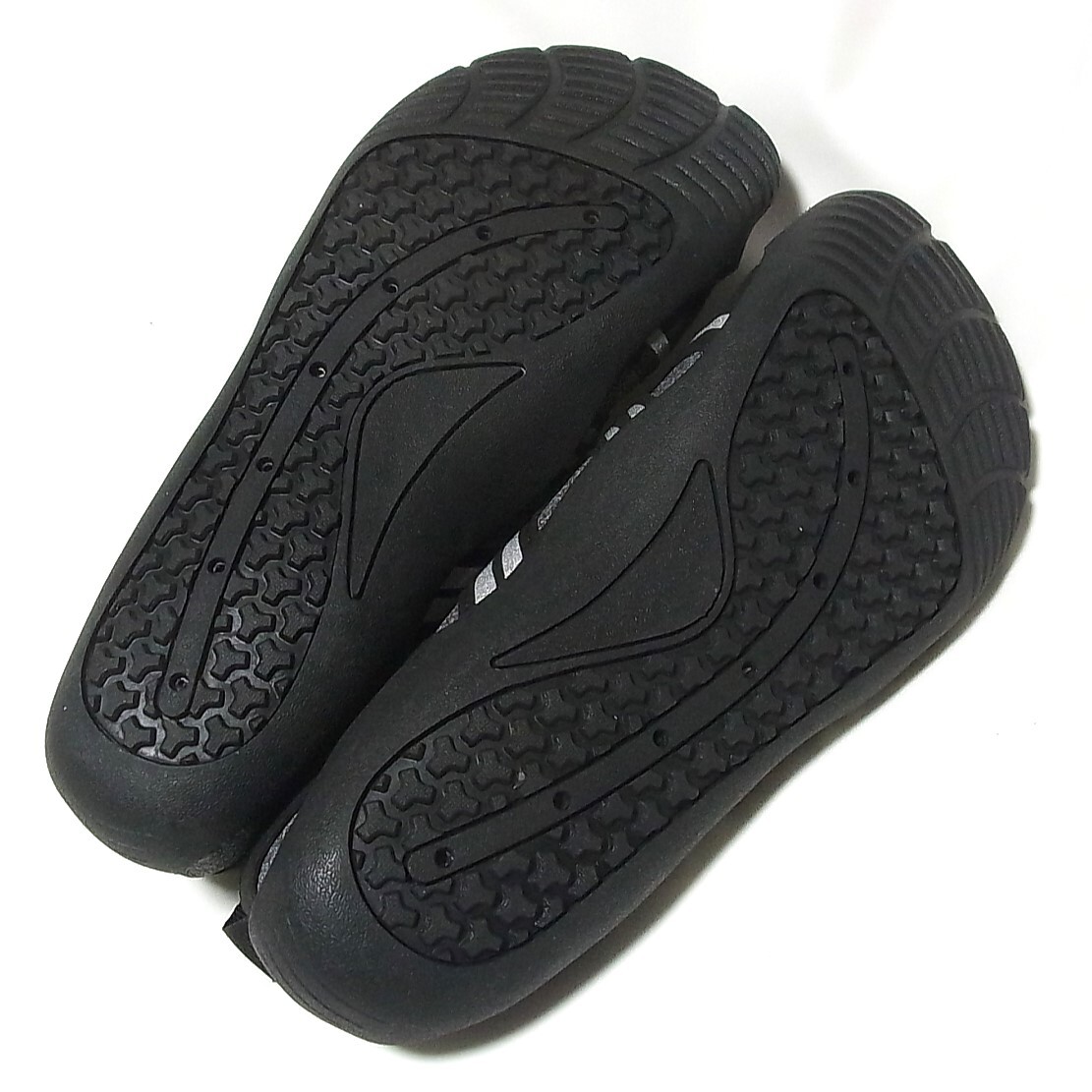 未使用 KENNETH ケネス ウォーターシューズ 28.0cｍ◎黒×グレー◎足型 サンダル◎アウトドア レジャーなどに_画像5