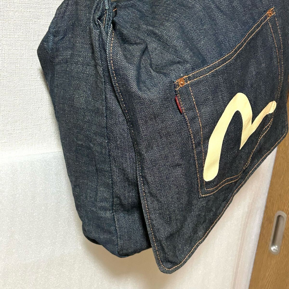 大ぶり EVISU エヴィス 中古古着インディゴ デニムショルダー 大ぶり EVISU エヴィス 中古古着インディゴ デニムショルダー