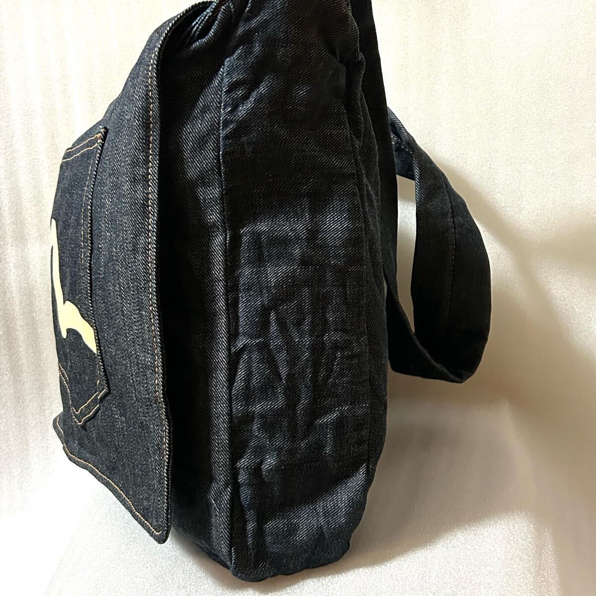 大ぶり EVISU エヴィス 中古古着インディゴ デニムショルダー 大ぶり EVISU エヴィス 中古古着インディゴ デニムショルダー