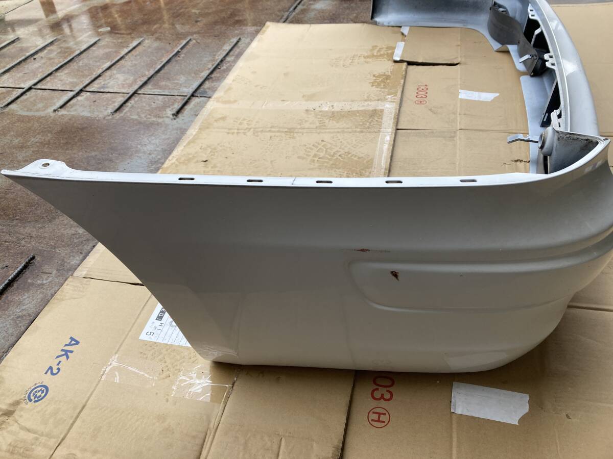 ★日産 ADバン エキスパート（H24)★VY12 　 リアバンパー　割れ・欠け無し　色ＱＭ1　ソリッドホワイト　管23067_画像2