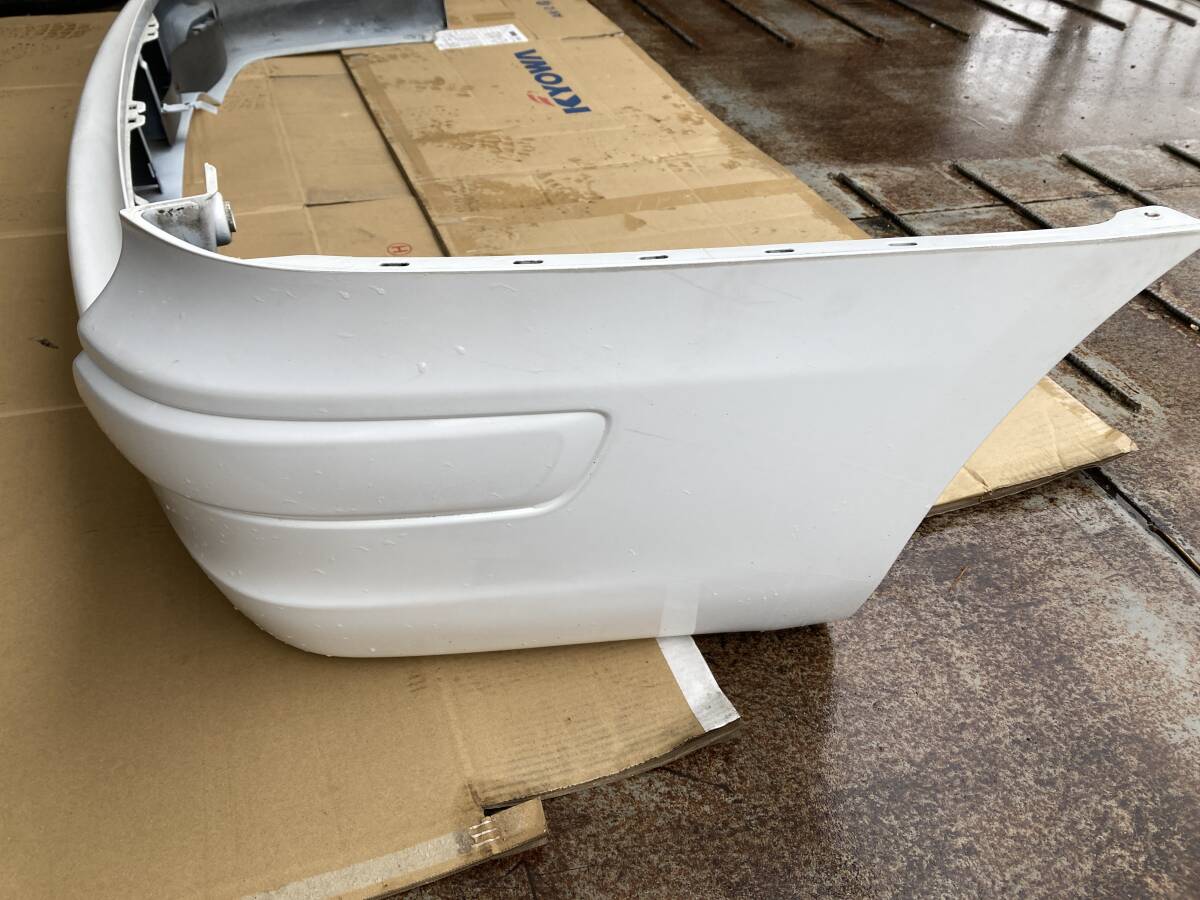 ★日産 ADバン エキスパート（H24)★VY12 　 リアバンパー　割れ・欠け無し　色ＱＭ1　ソリッドホワイト　管23067_画像6