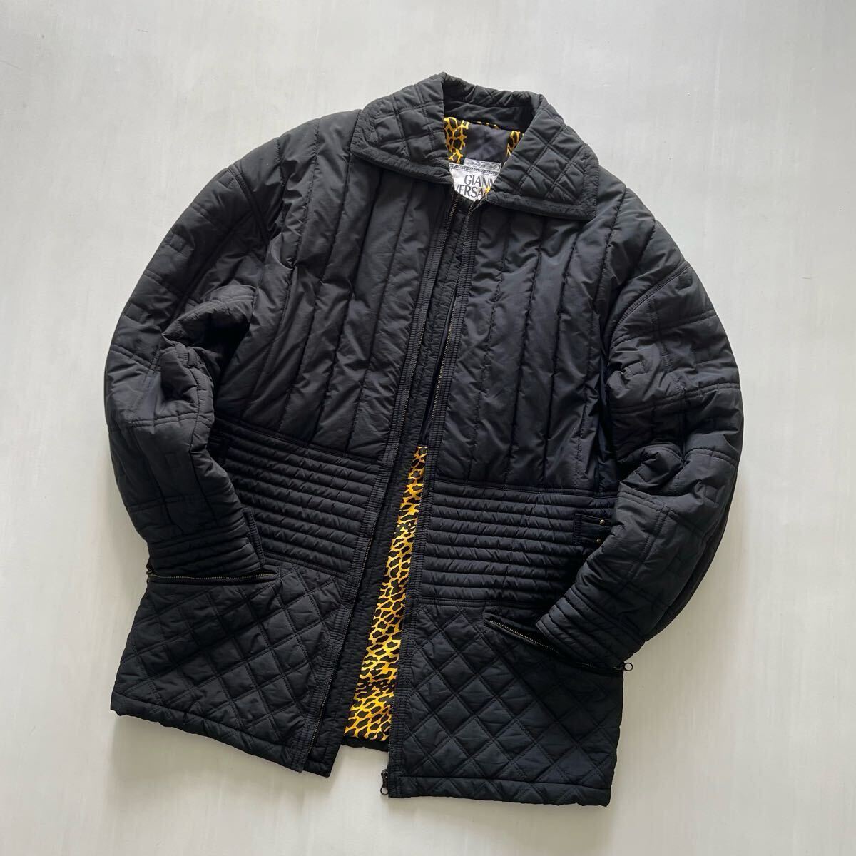 90年代 VERSACE キルティングジャケット イタリア製 アーカイブ 90年代 VERSACE キルティングジャケット イタリア製 アーカイブ