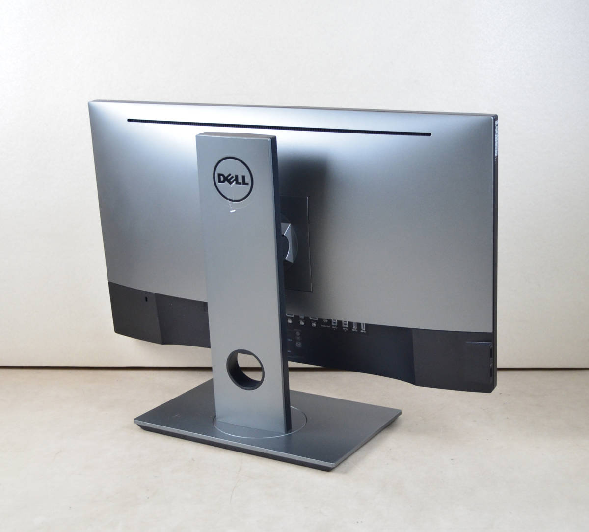 訳あり 2台セット 超狭額ベゼル DELL 25型ワイド UP2516D WQHD 訳あり 2台セット 超狭額ベゼル DELL 25型ワイド UP2516D WQHD