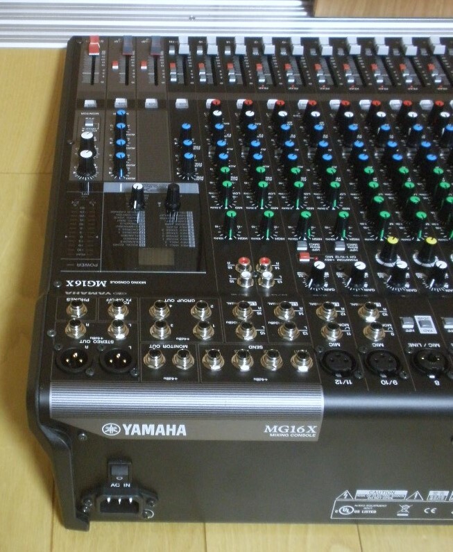 使用少美品・ハードケース付 YAMAHA(ヤマハ)MG16X アナログ 使用少美品・ハードケース付 YAMAHA(ヤマハ)MG16X アナログ