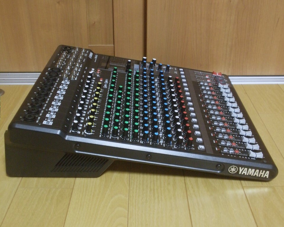 使用少美品・ハードケース付 YAMAHA(ヤマハ)MG16X アナログ 使用少美品・ハードケース付 YAMAHA(ヤマハ)MG16X アナログ