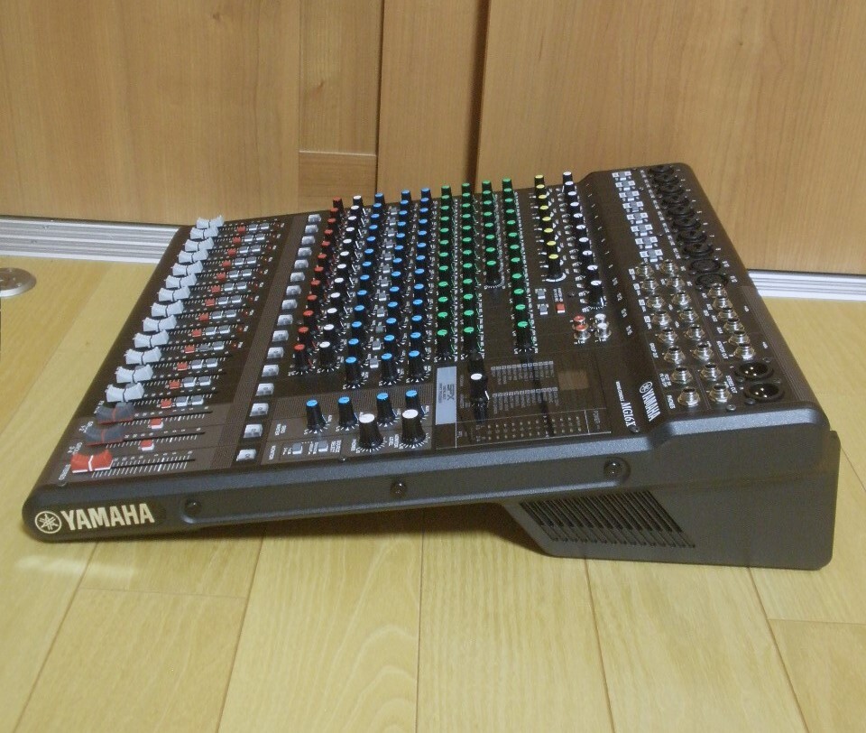 使用少美品・ハードケース付 YAMAHA(ヤマハ)MG16X アナログ 使用少美品・ハードケース付 YAMAHA(ヤマハ)MG16X アナログ