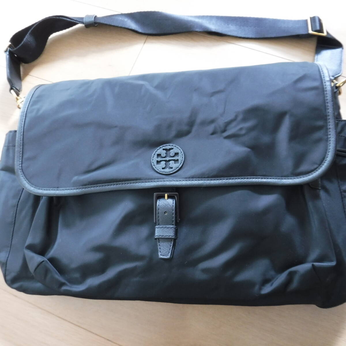  налог не необходимо специальная цена стандартный магазин покупка превосходный товар!TORY BURCH Tory Burch чёрный мужчина женщина наклонный OK Mark входить довольно большой сумка на плечо! бирка иметь термос бутылка карман иметь 