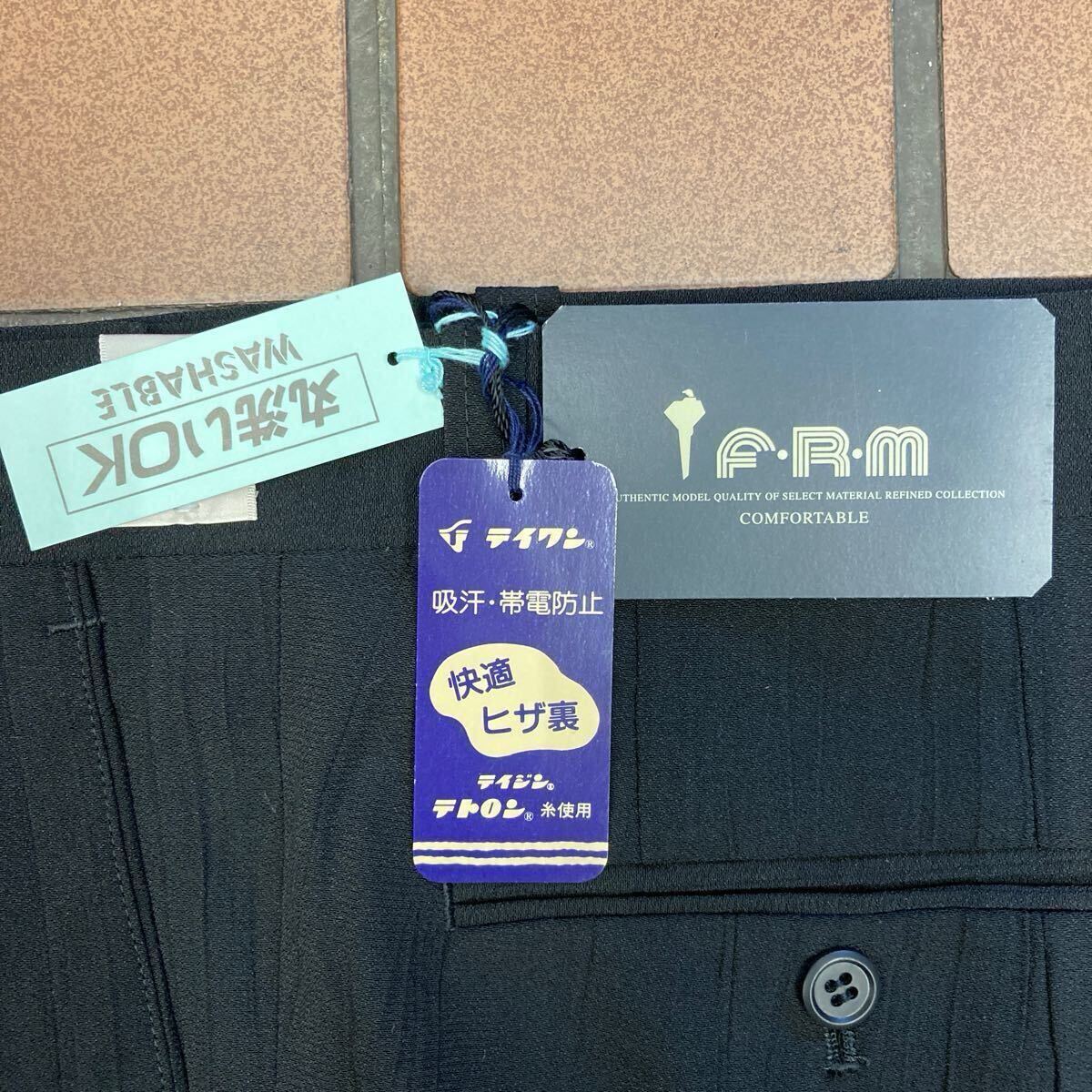 ｛新品｝前ループがオシャレなパンツ ビジネス カジュアル ゴルフ スラックス サイズ 88cm 2タック 吸汗帯電防止 丸洗いOK ブラック 楊柳_画像4