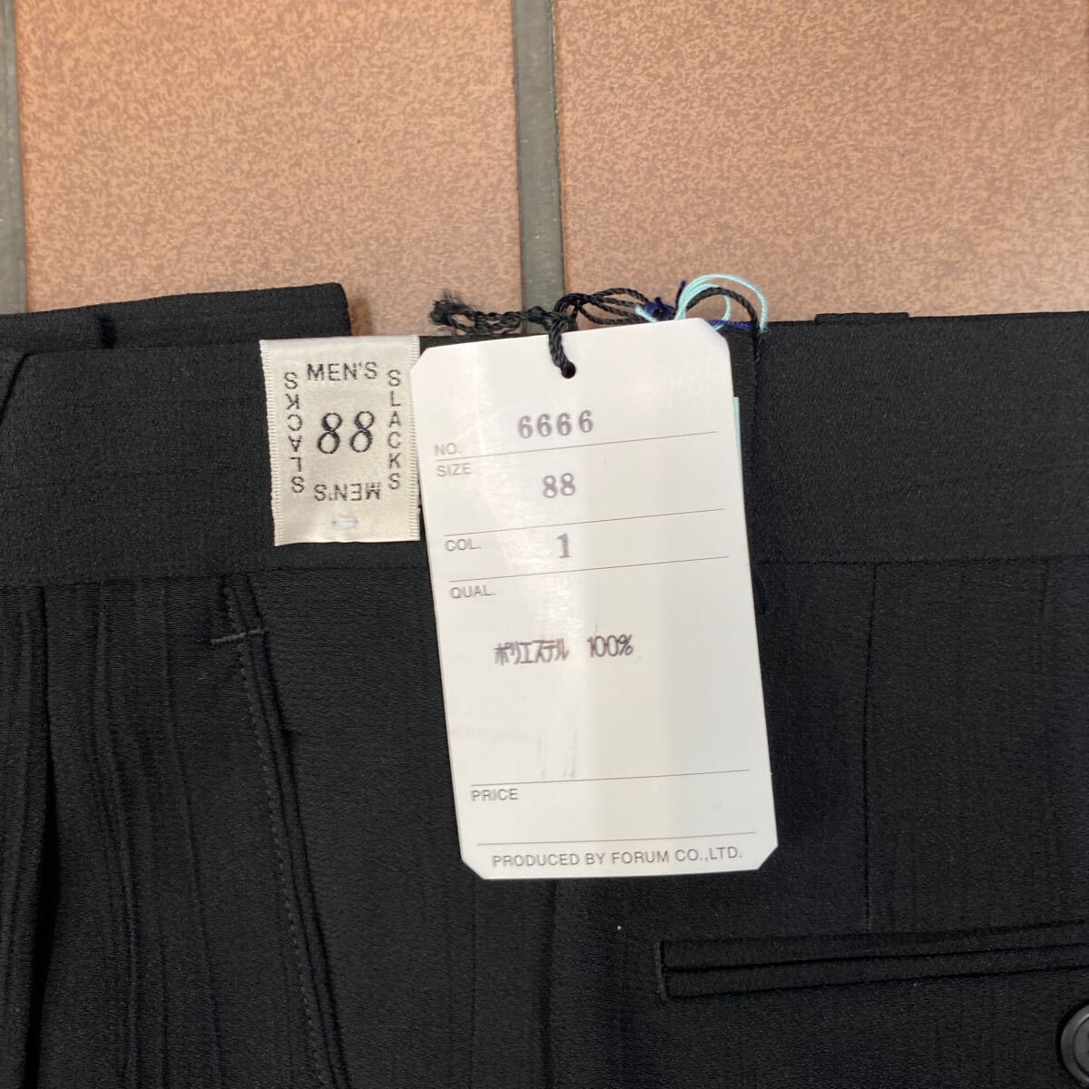 ｛新品｝前ループがオシャレなパンツ ビジネス カジュアル ゴルフ スラックス サイズ 88cm 2タック 吸汗帯電防止 丸洗いOK ブラック 楊柳_画像10