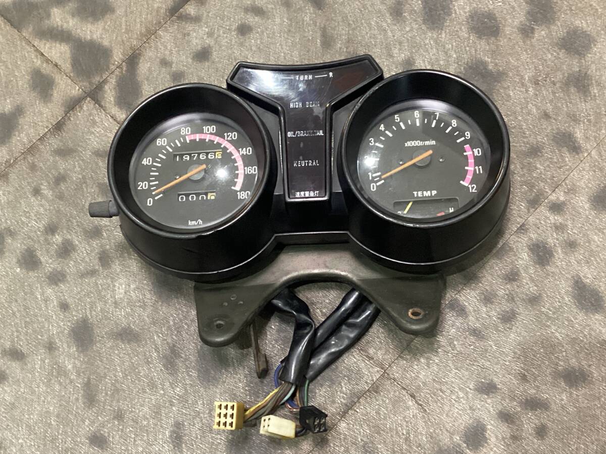希少 ヤマハ RZ350 4U0 純正 メーター 180km/h 速度警告灯有り 希少 ヤマハ RZ350 4U0 純正 メーター 180km/h 速度警告灯有り