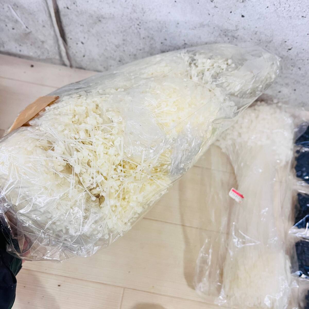 [ много примерно 2Kg ] петля блокировка бирка застежка-молния петля блокировка петля булавка европейская одежда с биркой . цена . установка бирка шнур 