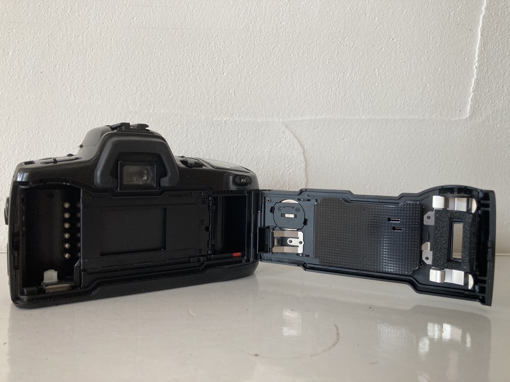12802) MINOLTA 303si