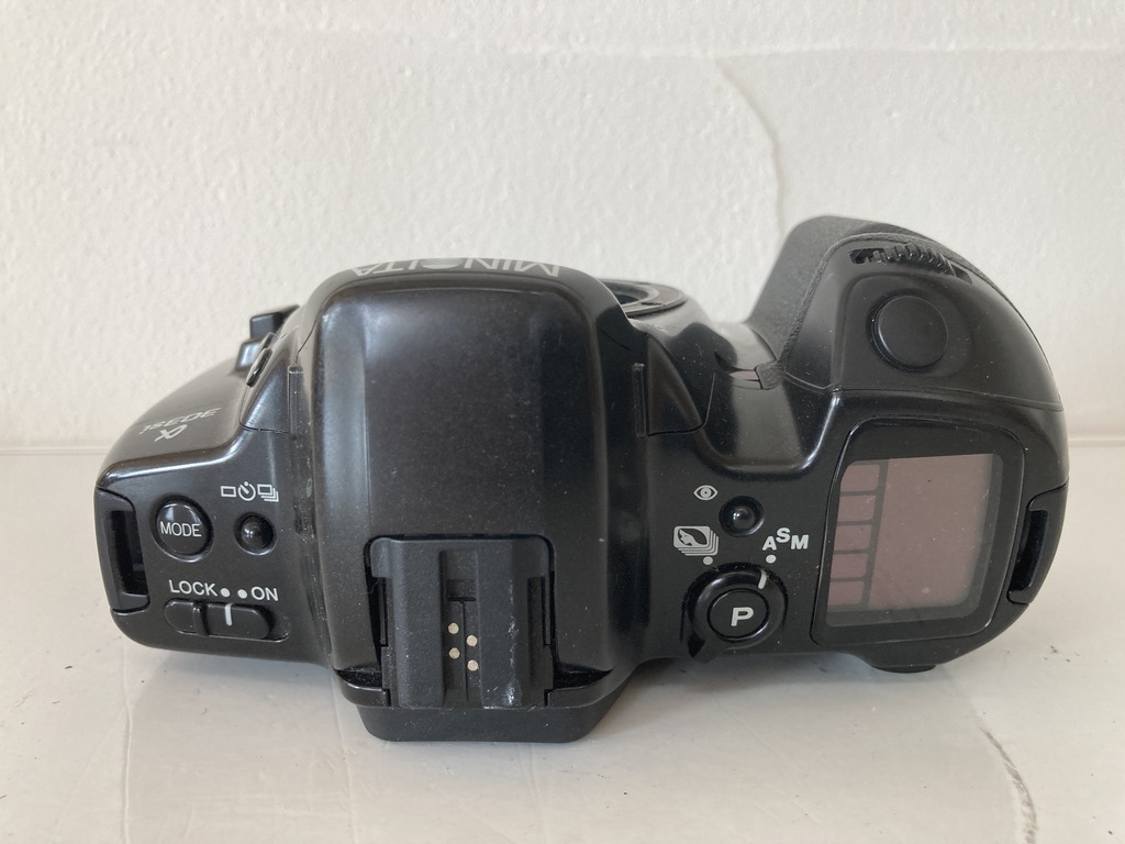 12802) MINOLTA 303si
