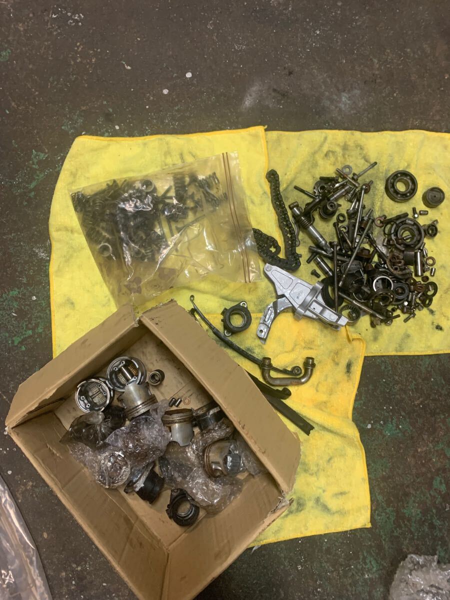 1000円スタートCBX400F エンジン小物セットインシュレーター 1000円スタートCBX400F エンジン小物セットインシュレーター
