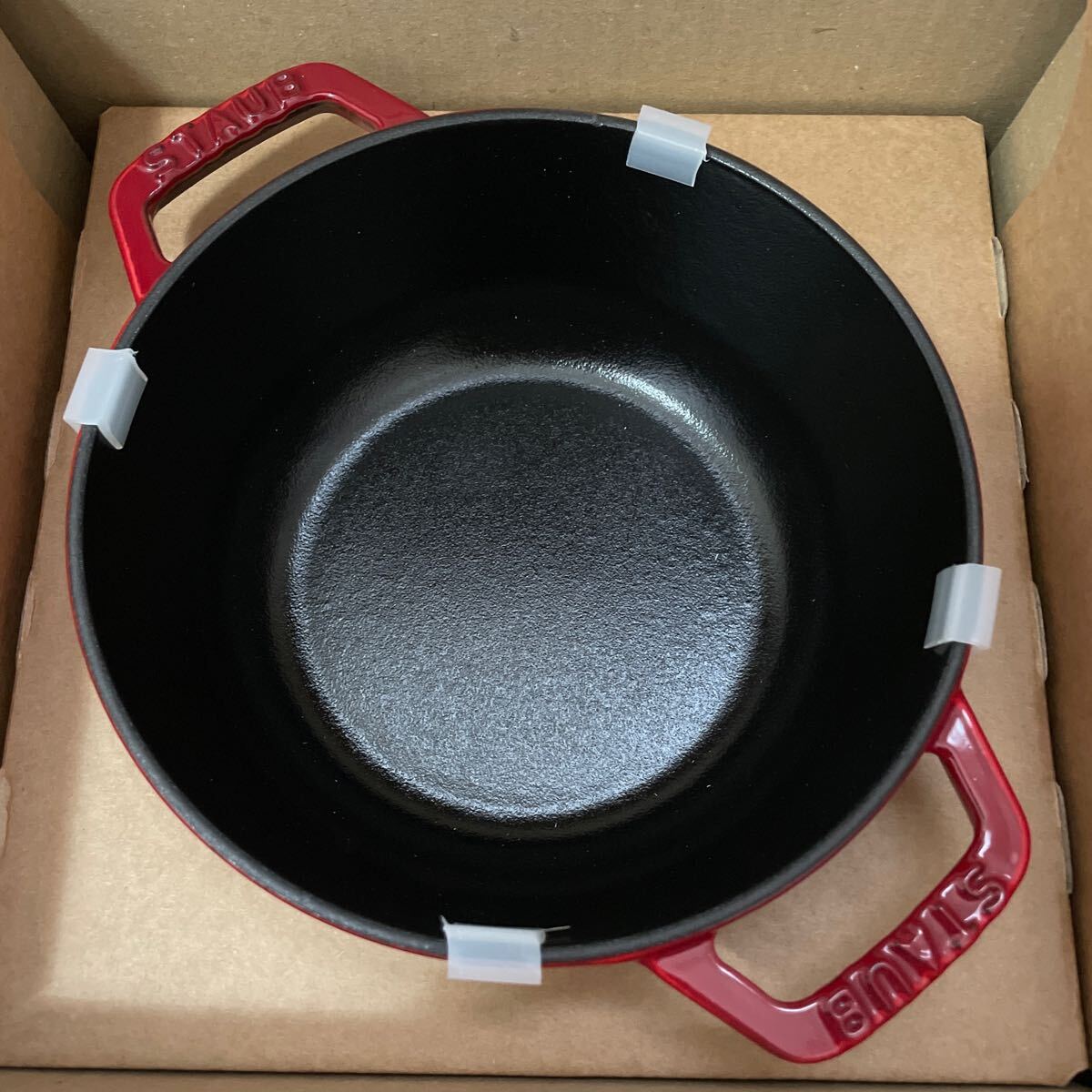 ストウブ staub ワナベ WA-NABE S フレンチオーブン 16cm リリー ストウブ staub ワナベ WA-NABE S フレンチオーブン 16cm リリー