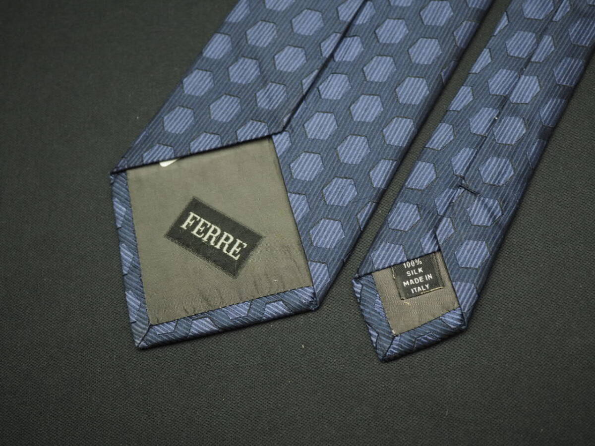美品【GIANFRANCO FERRE ジャンフランコフェレ】 D1771 ネイビー系 SILK ブランド ネクタイ 古著 良品