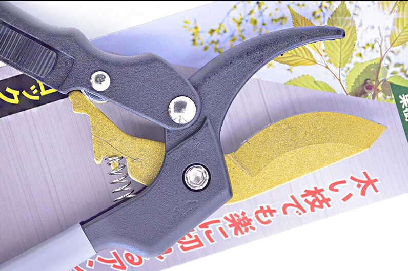 アンビル式剪定ハサミ