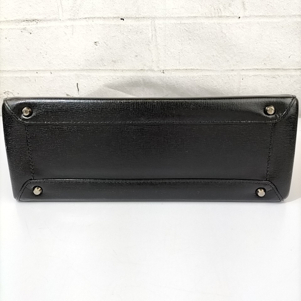 ungaro 】 ウンガロ ゴールド金具 レザー 2way ショルダーベルト ungaro 】 ウンガロ ゴールド金具 レザー 2way ショルダーベルト