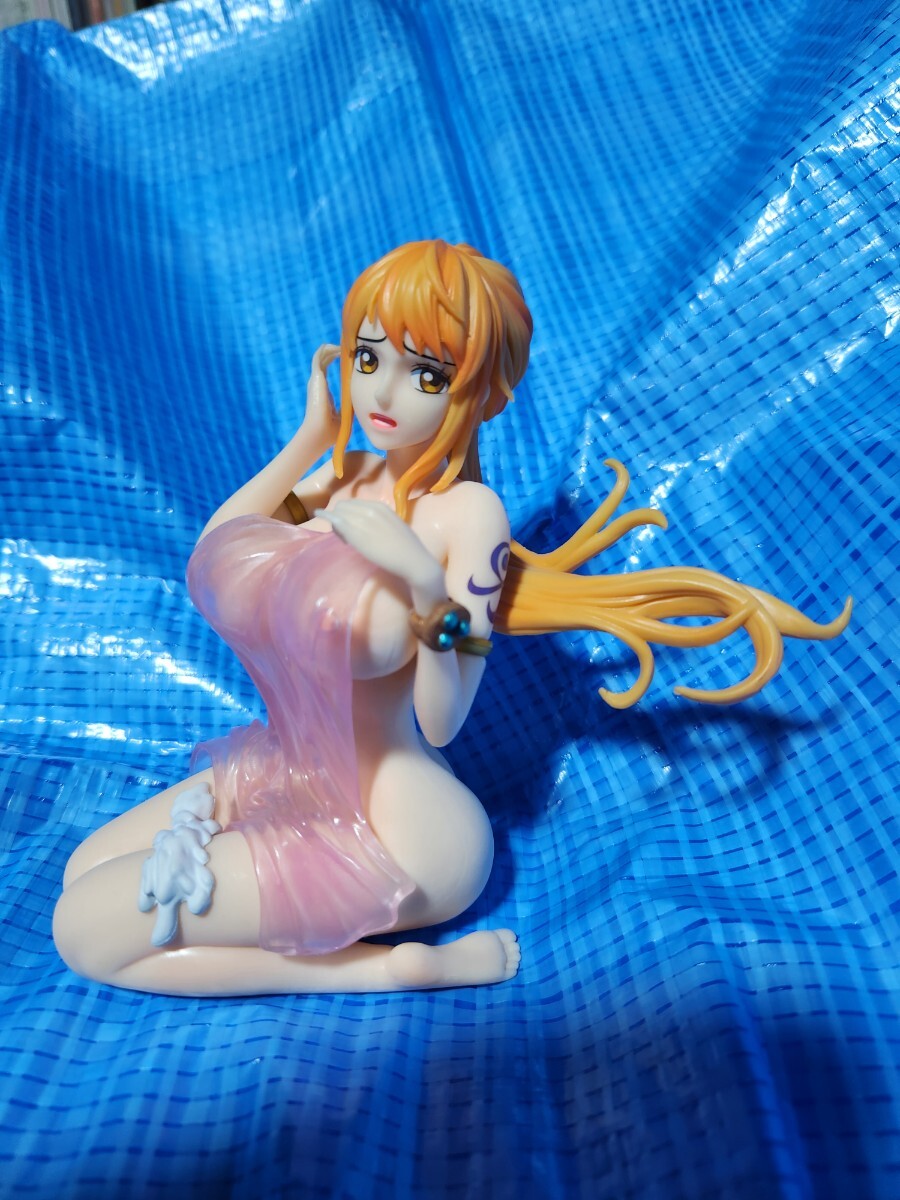 ワンピース　海外版ナミ フィギュア ONE PIECE お風(fēng)呂