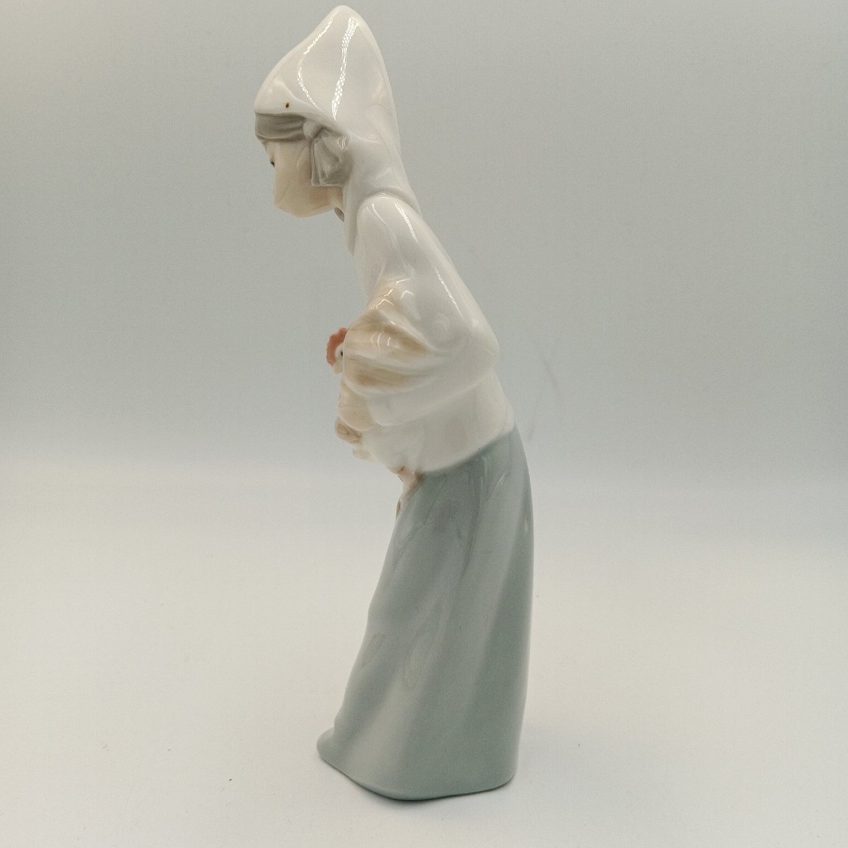 1円 I037 LLADRO リヤドロ 鶏を抱く少女 置物人形 陶器人形 西洋
