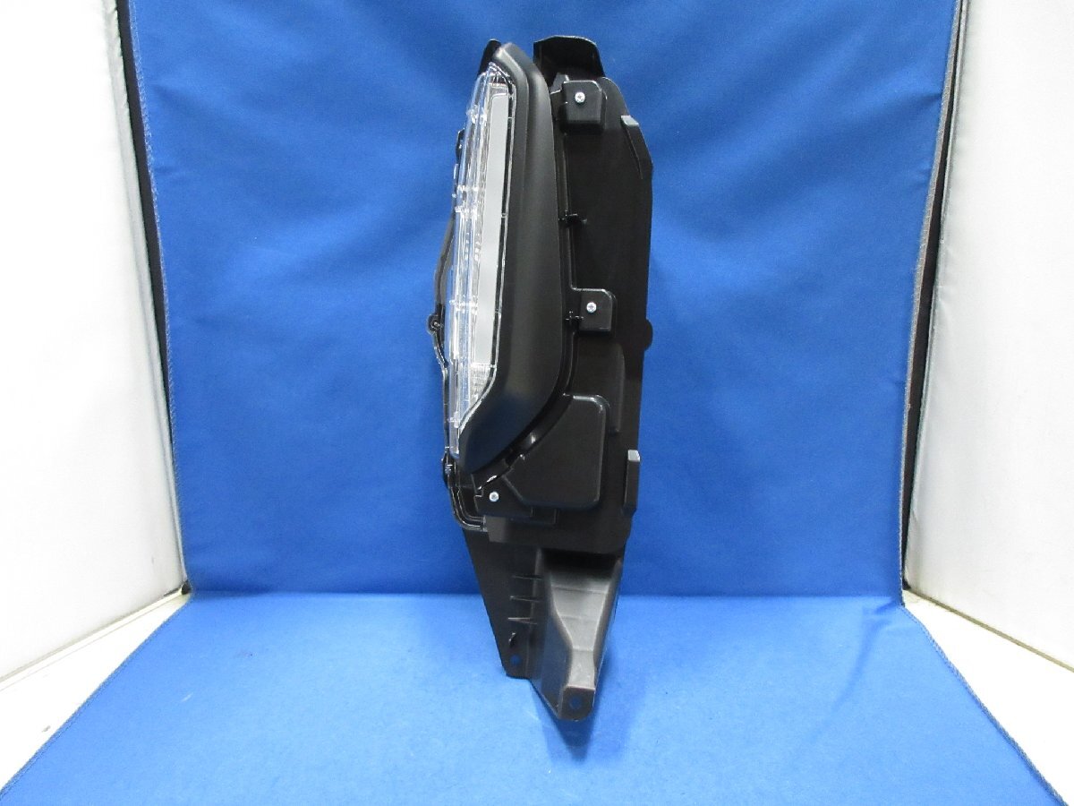 トヨタ ヤリス クロス 純正 右 LED デイライト ウインカー ターンシグナルランプ MXPB10 MXPB15 MXPJ10 MXPJ15 Koito 52-328  ヤリスクロス 純正ポジション・カラーデイライト化キット 全3色