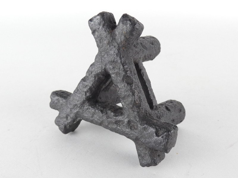 都屋】a71 釜師 畠春斎「三ツ鳥居 蓋置」共箱 幅 約6.5cm 高さ 都屋】a71 釜師 畠春斎「三ツ鳥居 蓋置」共箱 幅 約6.5cm 高さ