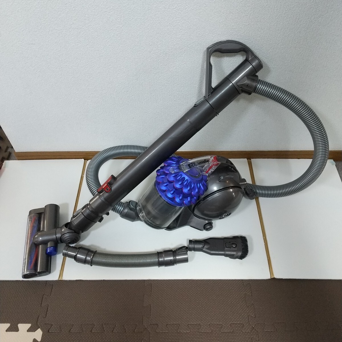 ダイソン dyson 掃除機 DC63 キャニスター型 サイクロン ダイソン dyson 掃除機 DC63 キャニスター型 サイクロン