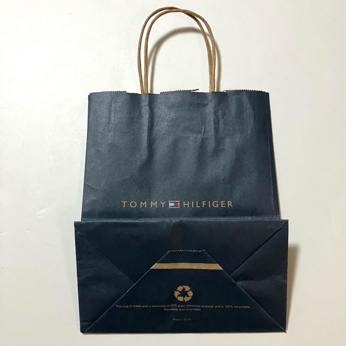 TOMMY HILFIGER ショッパー 紙袋 トミー ヒルフィガー ★ 難あり 縦約25cm×横約20cm_画像2