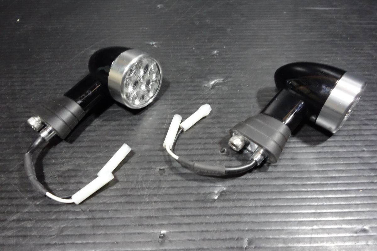 LED ウインカー リア 左右 トライアンフ 純正 ストリートツイン ボンネビルT120 スラクストン 1200 R 検索 A9838039 #R20250303