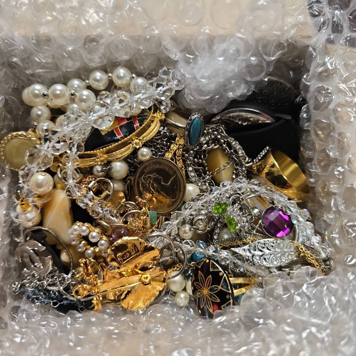 実家 家財整頓品 アクセサリーまとめ売り 指輪 ブローチ 実家 家財整頓品 アクセサリーまとめ売り 指輪 ブローチ