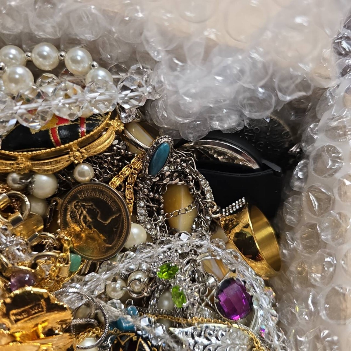 実家 家財整頓品 アクセサリーまとめ売り 指輪 ブローチ 実家 家財整頓品 アクセサリーまとめ売り 指輪 ブローチ
