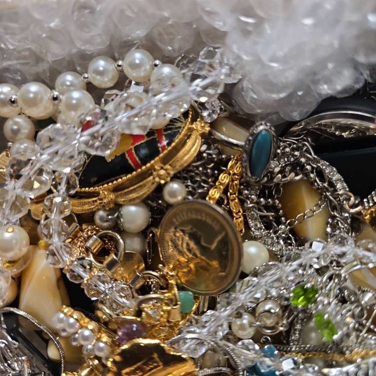 実家 家財整頓品 アクセサリーまとめ売り 指輪 ブローチ 実家 家財整頓品 アクセサリーまとめ売り 指輪 ブローチ